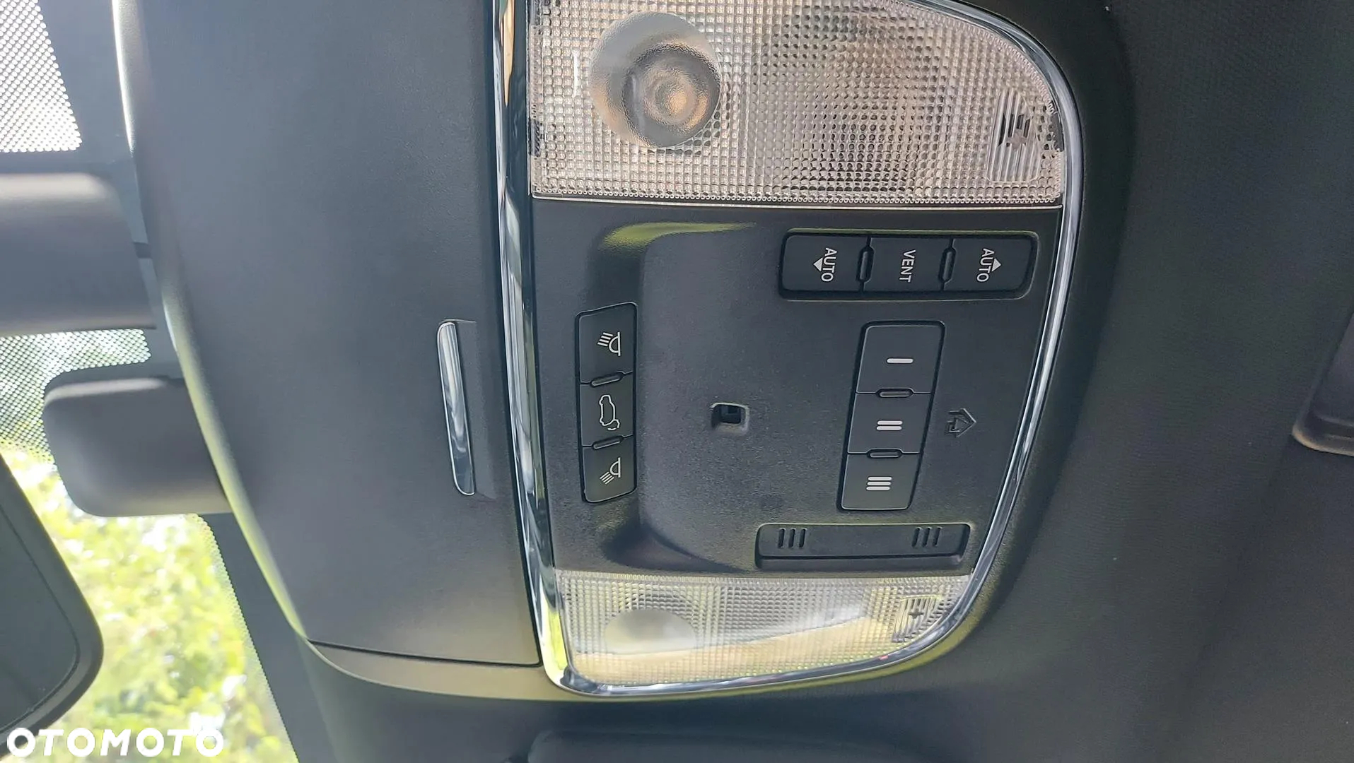 Jeep Grand Cherokee - 23