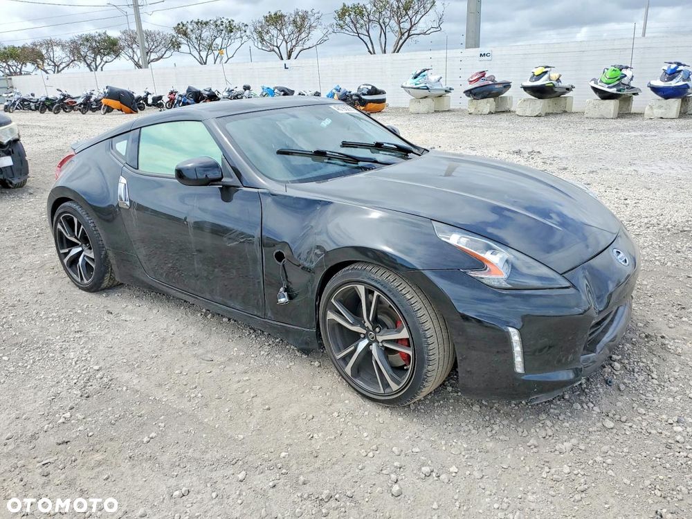 Nissan 370 Z - 5