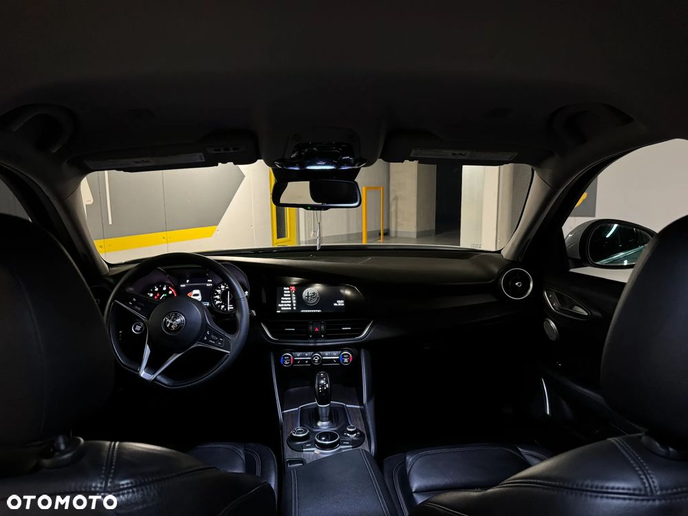 Alfa Romeo Giulia - 14