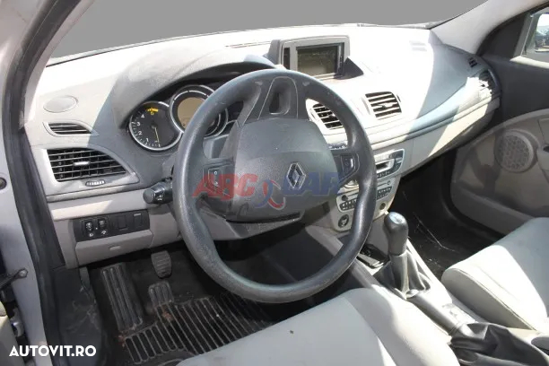 Usa Renault Megane 3 Grandtour (combi) 1.5 DCI 2009-2012 (usa, aripa, far, bara) - 4