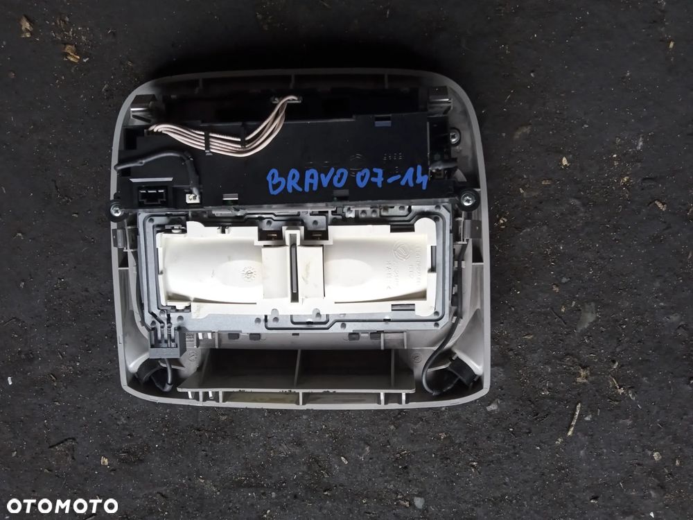 LAMPKA SUFITOWA FIAT BRAVO 07-14 - 2