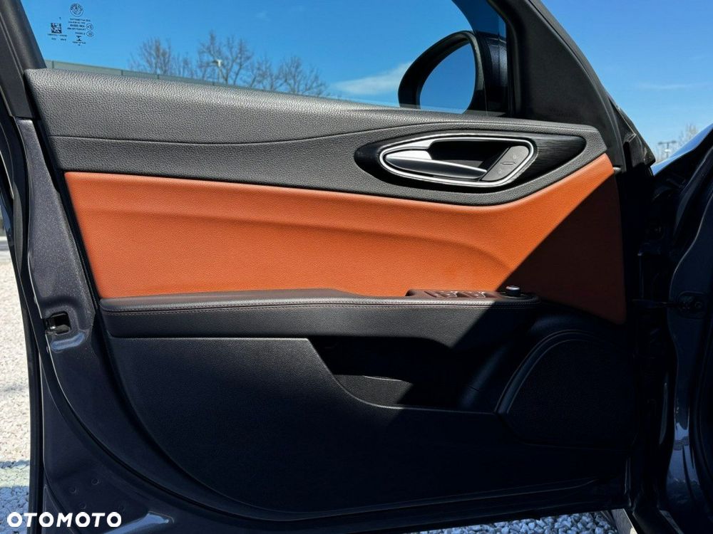 Alfa Romeo Giulia 2.2 D Turbo - 16