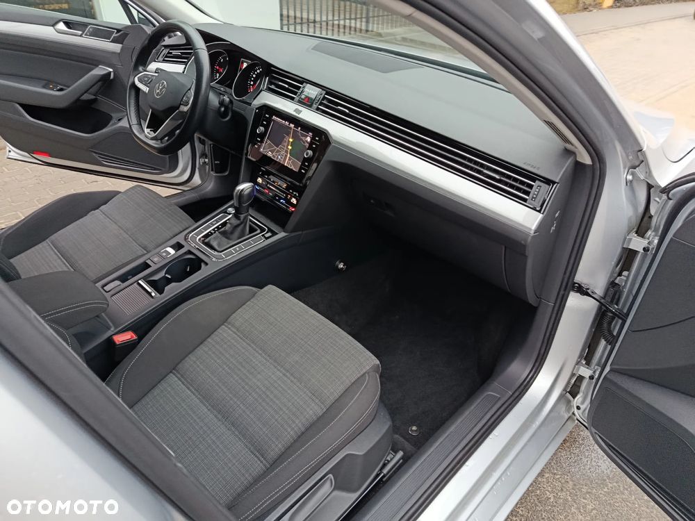 Volkswagen Passat 2.0 TDI SCR DSG - 12