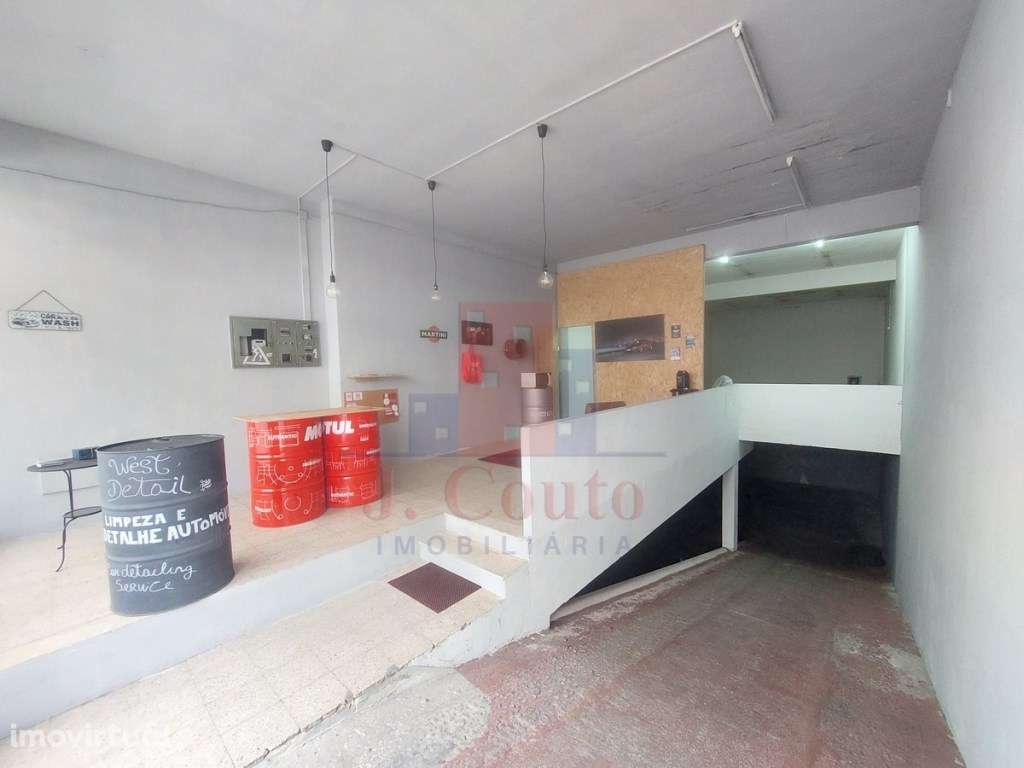 Loja com Garagem junto avenida 1º de Maio - Grande imagem: 3/18