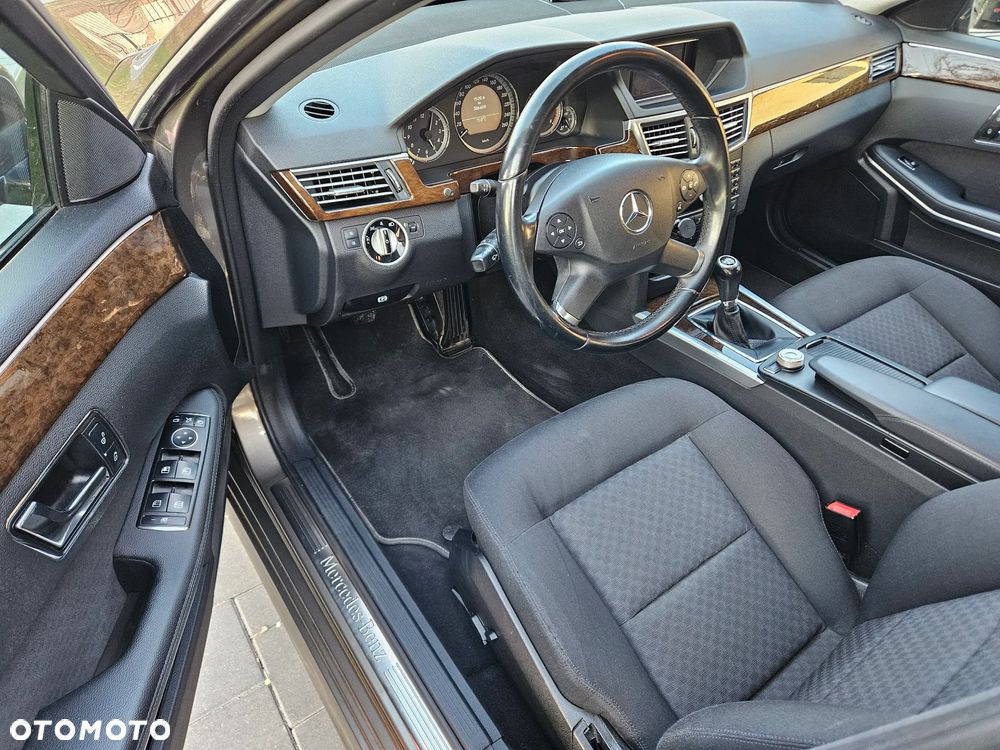 Mercedes-Benz Klasa E 200 CDI BlueEff - 2