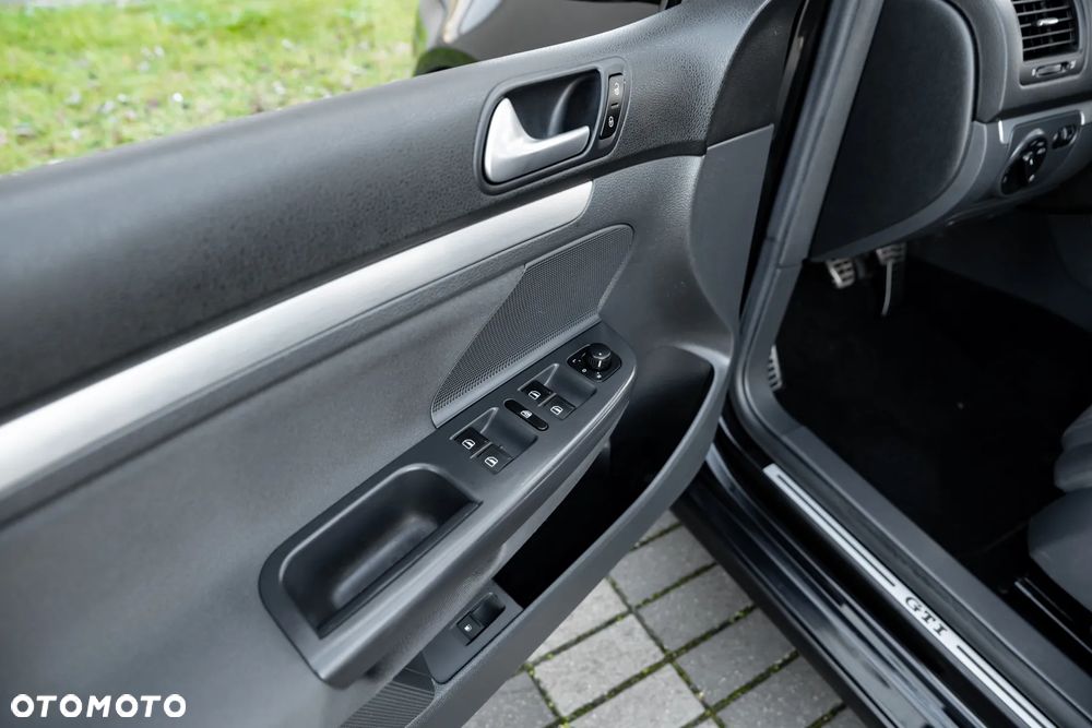 Volkswagen Golf 2.0 GTI - 31