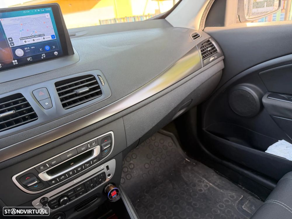 Renault Mégane 1.5 dCi Dynamique SS - 10