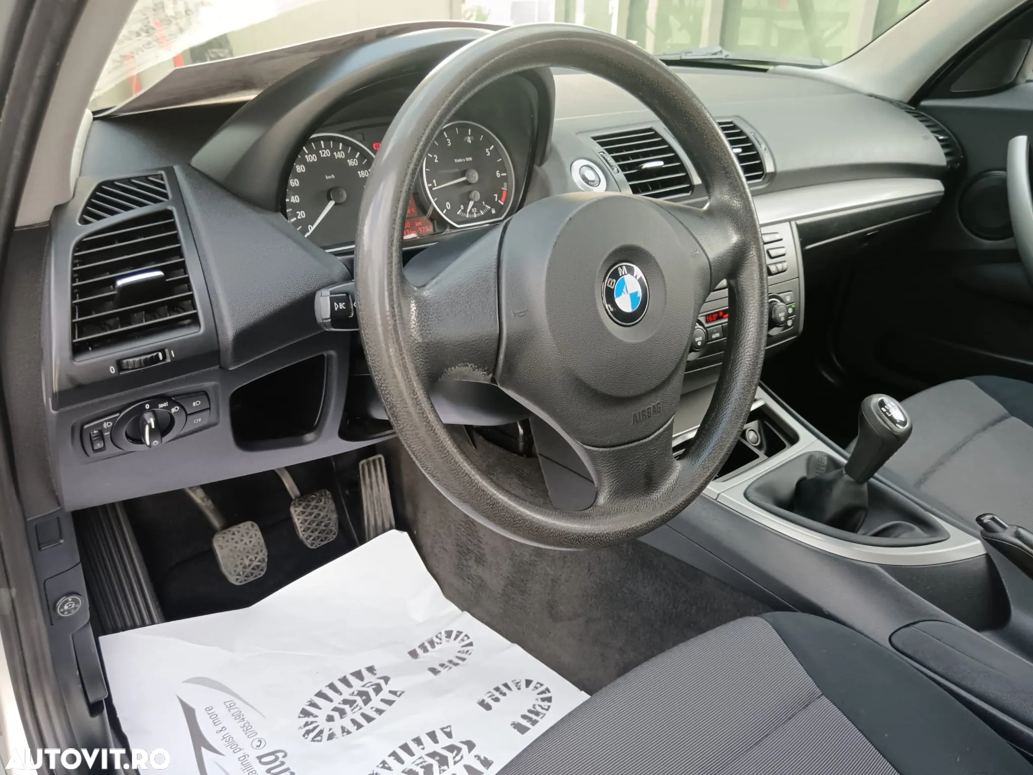 BMW Seria 1 116i - 8