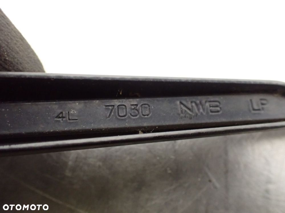 RAMIĘ WYCIERACZKI PRZÓD PRAWE SUBARU JUSTY IV - 4