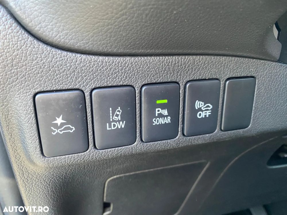 Mitsubishi Outlander - 30