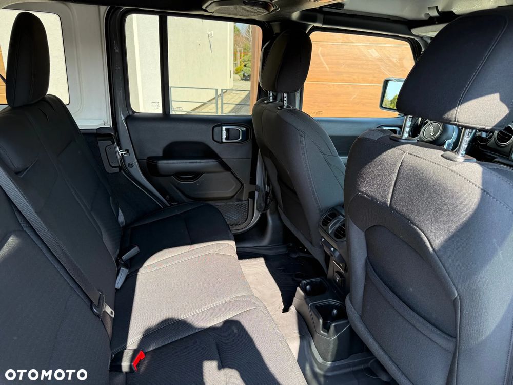 Jeep Wrangler Unlimited GME 2.0 Turbo Sahara - 11