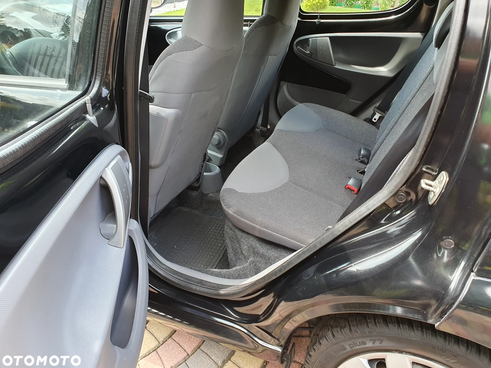 Peugeot 107 1.0 Active - 10