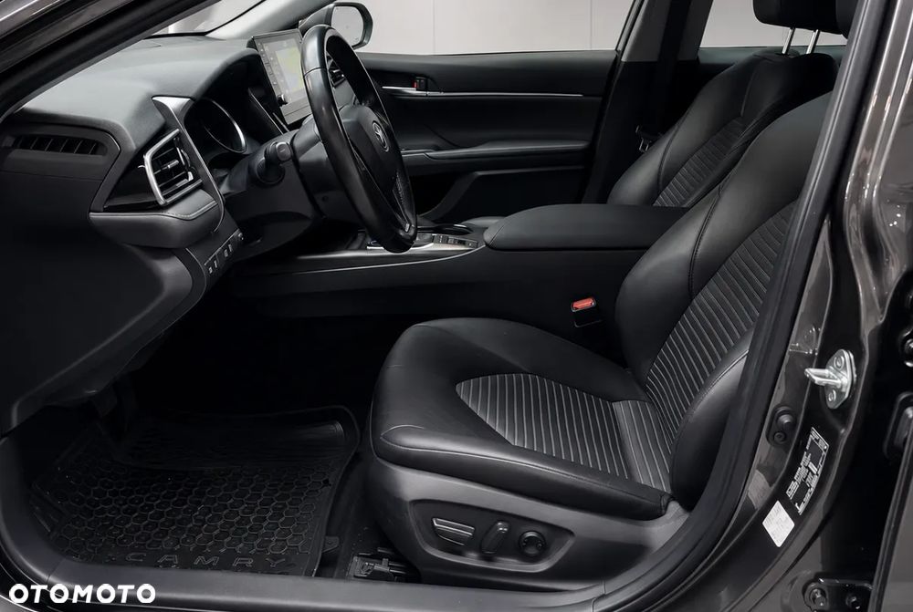 Toyota Camry 2.5 Hybrid Prestige CVT - 6