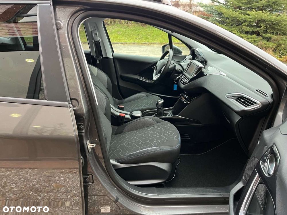 Peugeot 2008 PureTech 82 Signature - 21