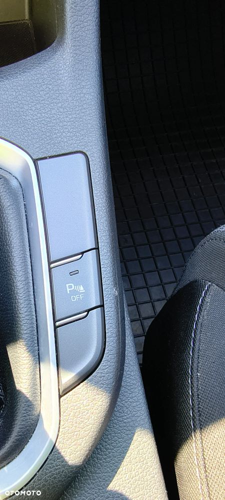 Hyundai i30 1.5 DPI Classic + - 22