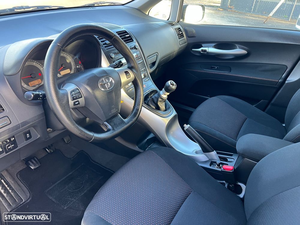 Toyota Auris 1.4 D-4D Exclusive +P.Sport+VSC - 29