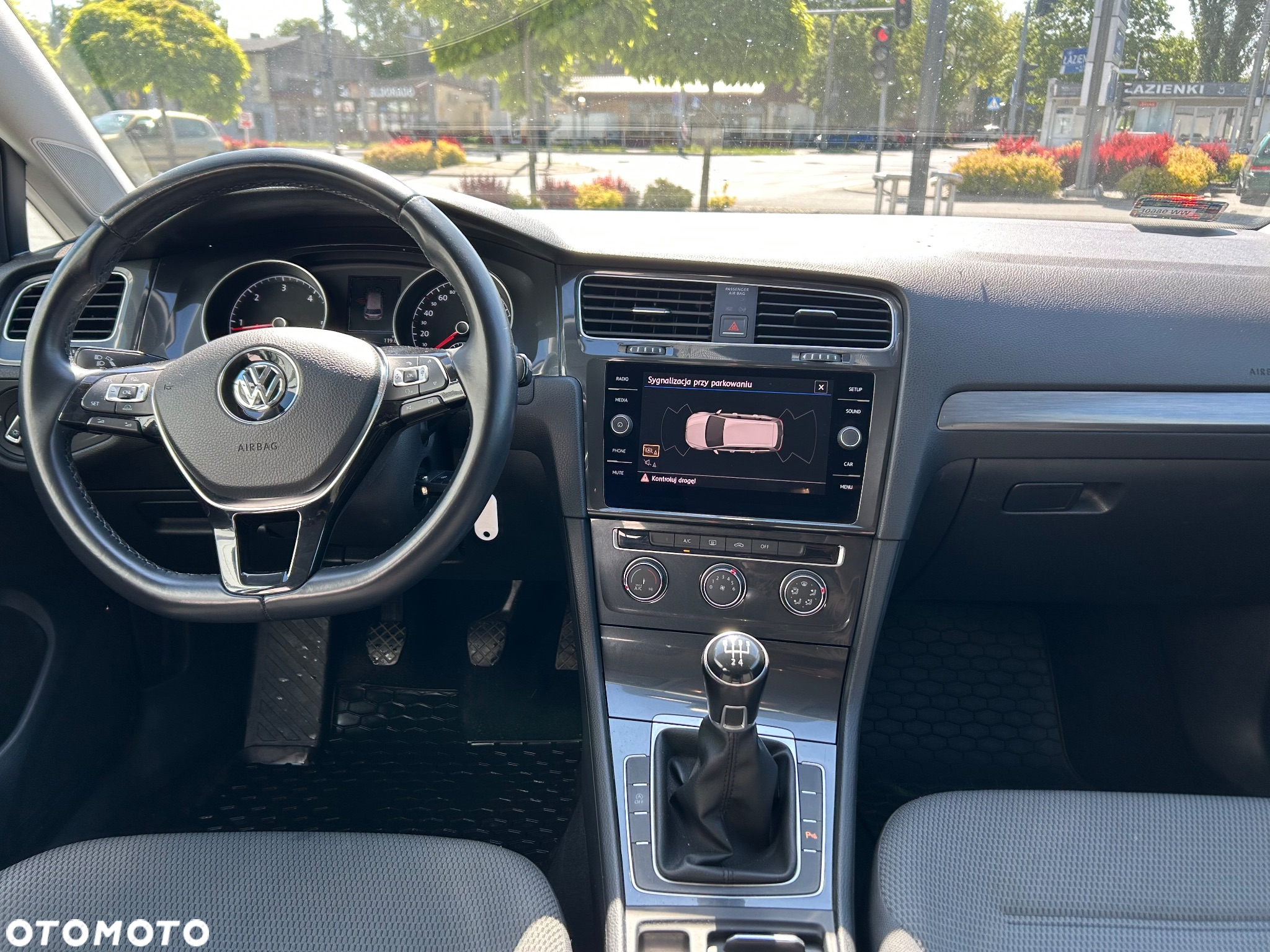 Volkswagen Golf VII 1.6 TDI BMT Comfortline - 10