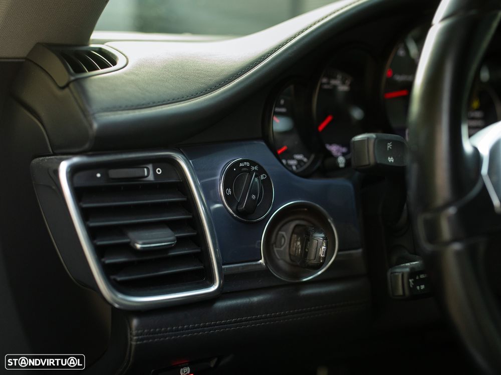 Porsche Panamera S Hybrid - 32