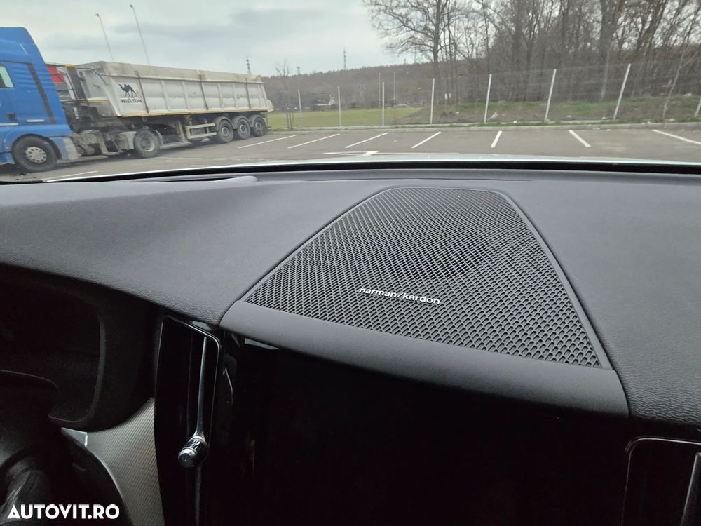 Volvo XC 60 T5 AWD R-Design - 10