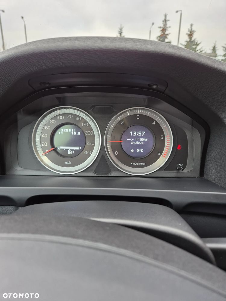 Volvo V60 D5 Momentum - 14