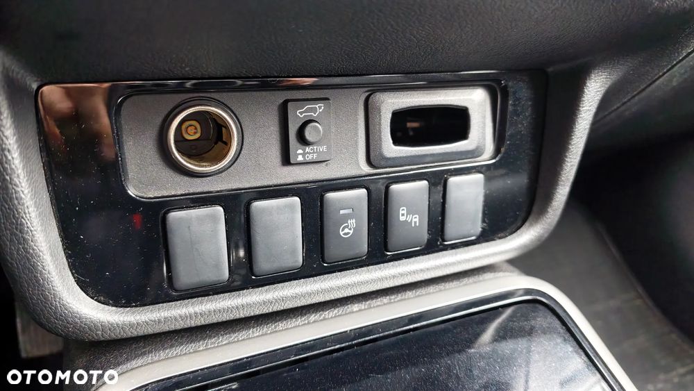 Mitsubishi Outlander 2.0 4WD CVT Diamant Edition+ - 27