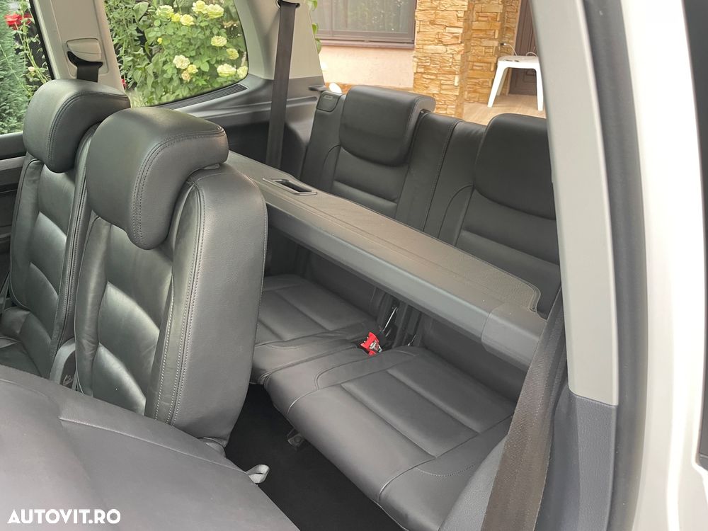 Volkswagen Touran - 8