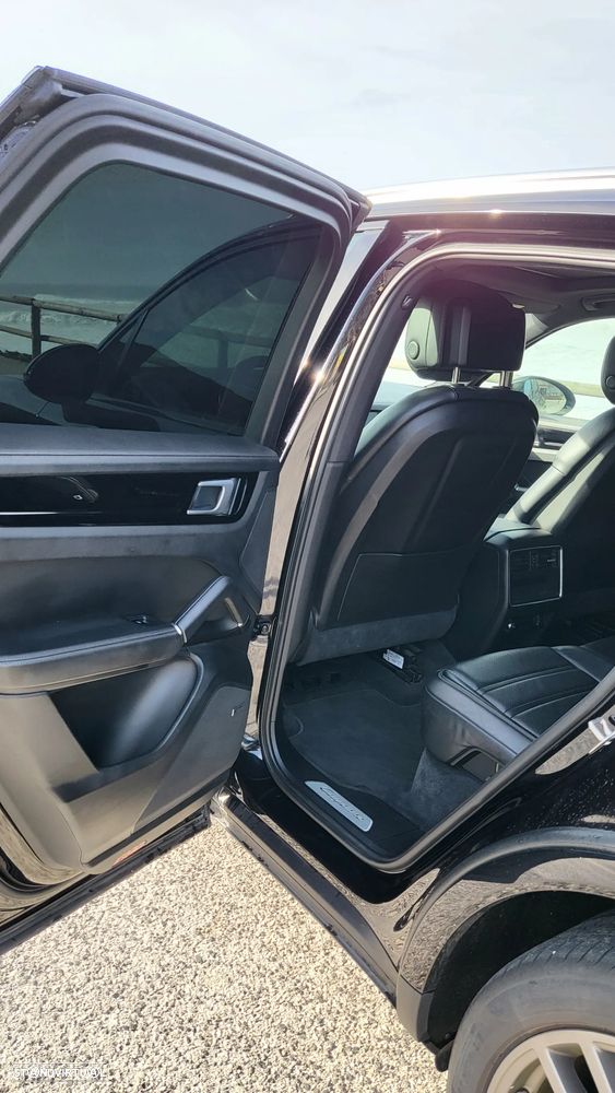 Porsche Cayenne S - 11