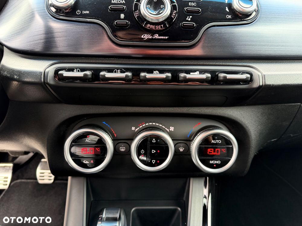 Alfa Romeo Giulietta 1.4 TB 16V Multiair Turismo - 19