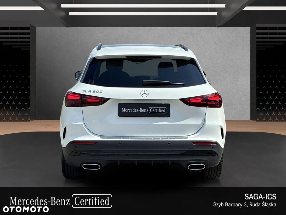 Mercedes-Benz GLA 200 Business Edition - 4