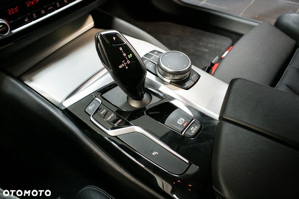 BMW Seria 5 520d xDrive Sport Line sport - 15