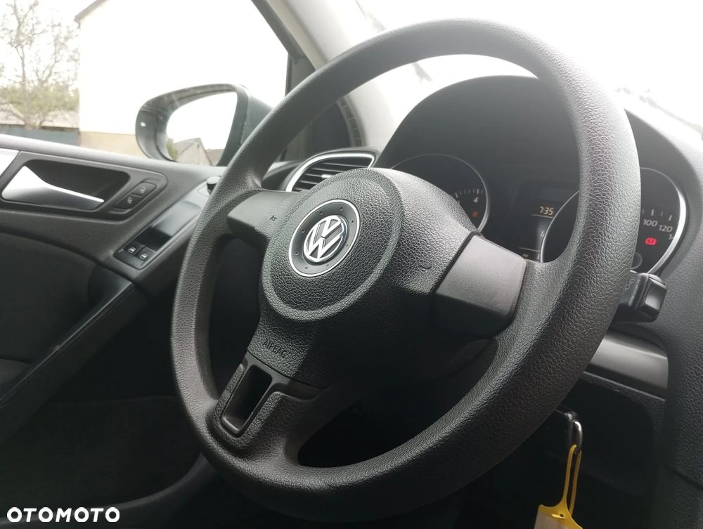 Volkswagen Golf - 24