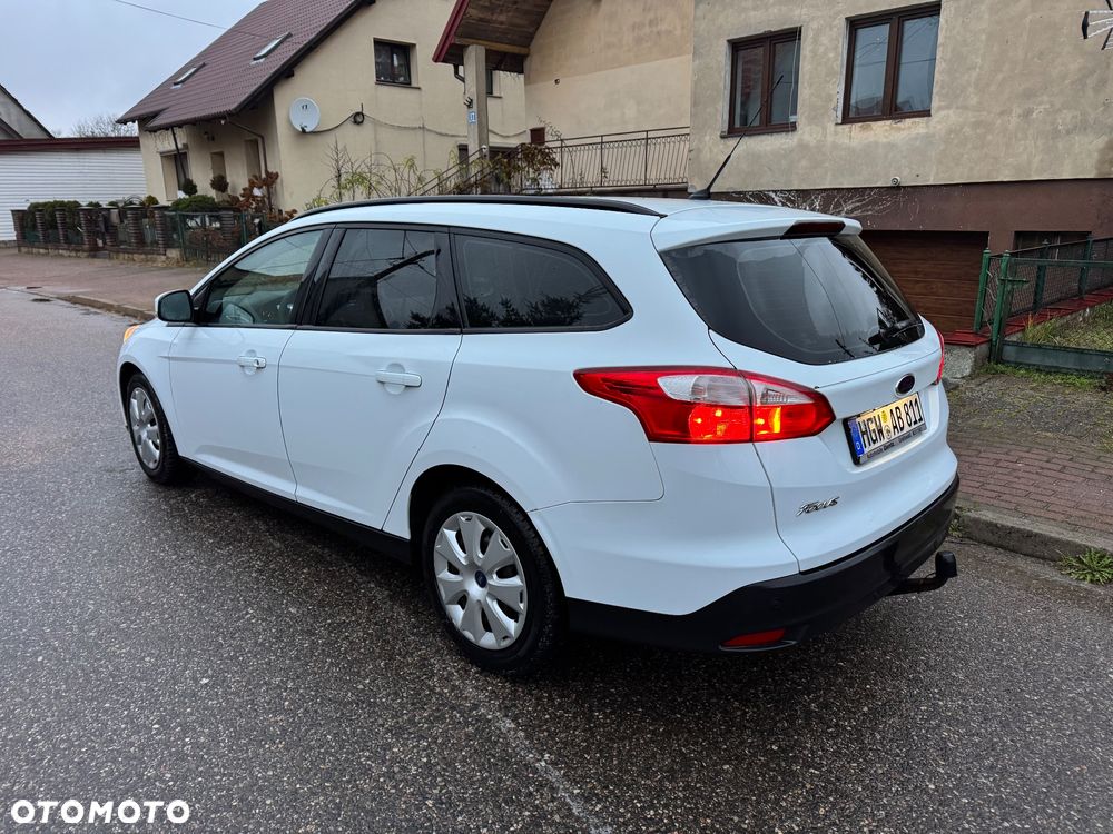 Ford Focus 1.6 TDCi DPF SYNC Edition - 6