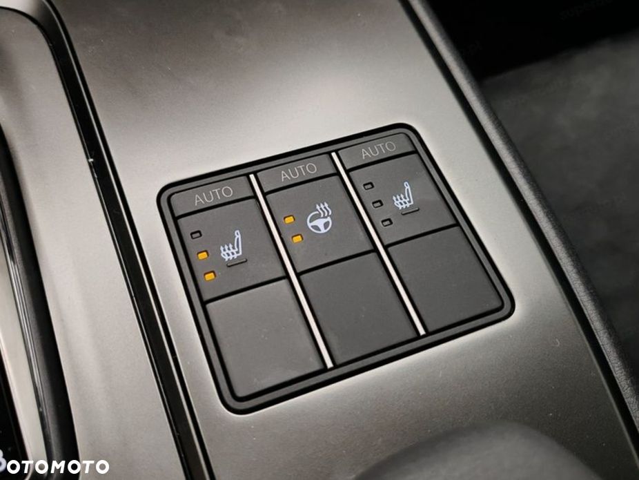 Lexus UX - 15