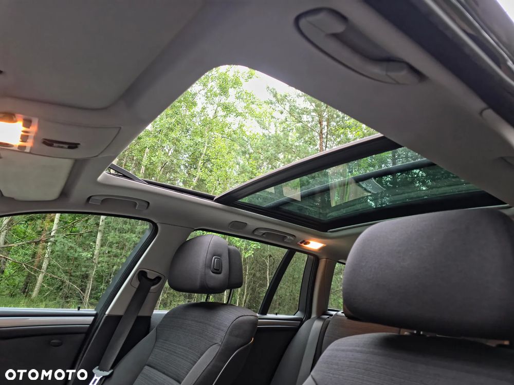 BMW Seria 5 525d Edition Sport - 31