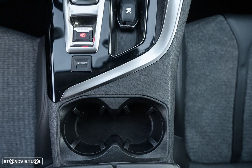 Peugeot 3008 PureTech 130 Stop & Start GPF EAT8 Allure - 28