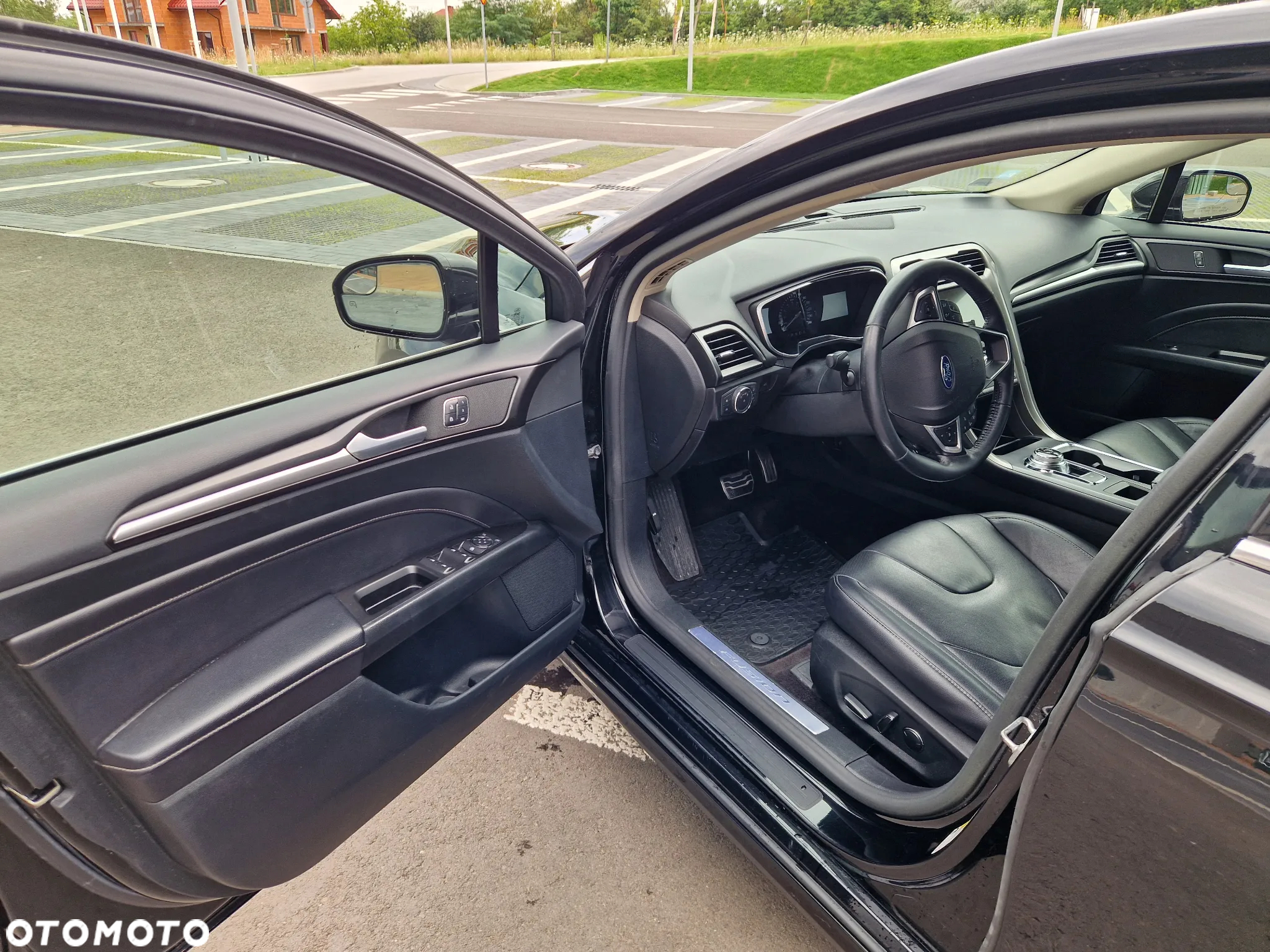 Ford Fusion 2.0 EcoBoost Titanium - 12