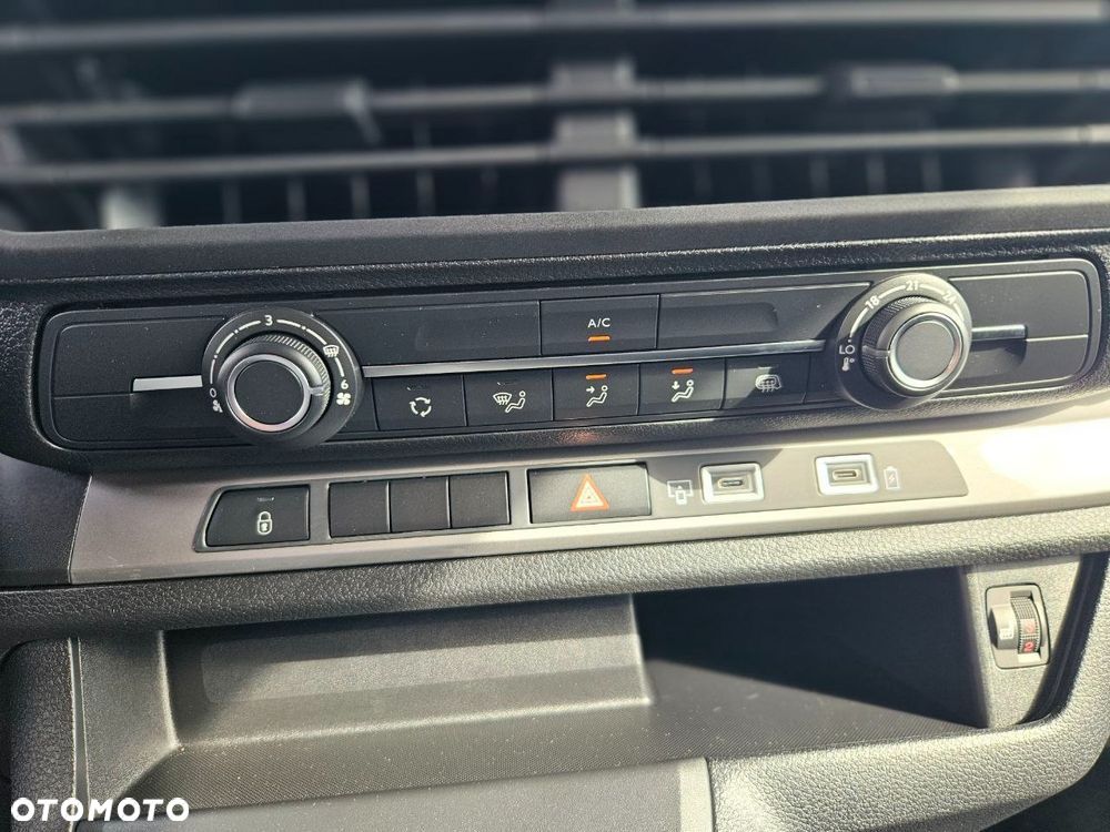 Opel Vivaro 2.2 CDTI XL 3,1t ( brygadówka - składany) - 22