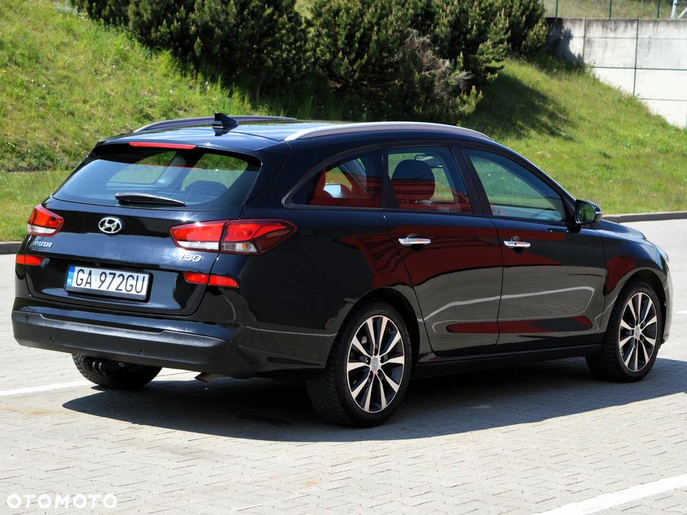 Hyundai i30 blue Kombi 1.6 CRDi YES Gold - 2