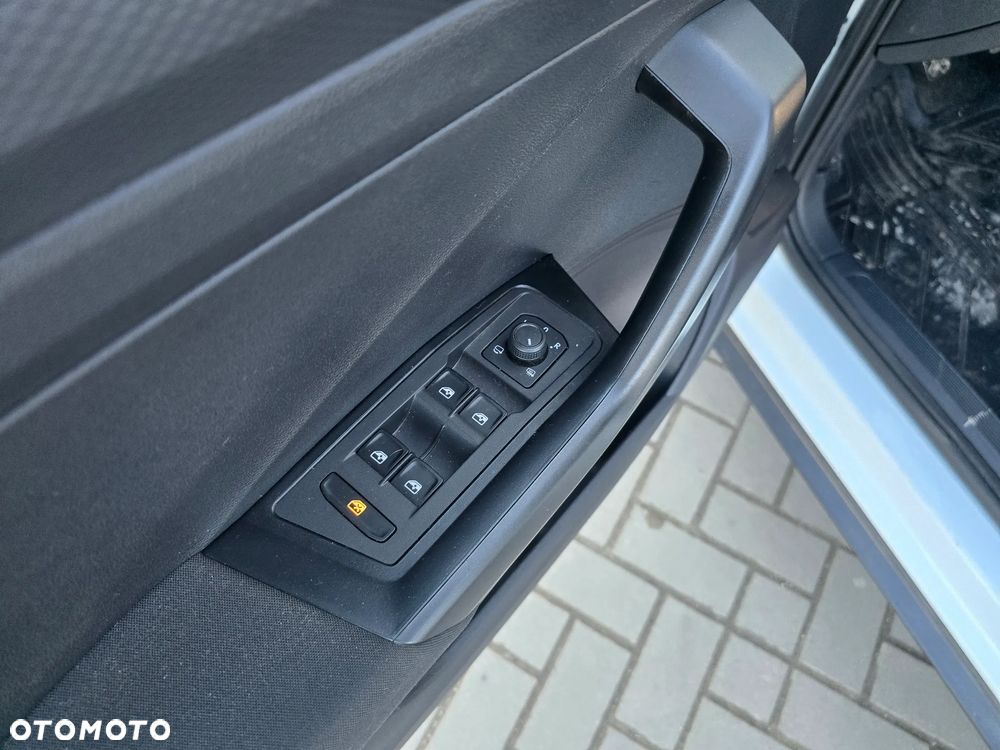Volkswagen T-Roc - 23