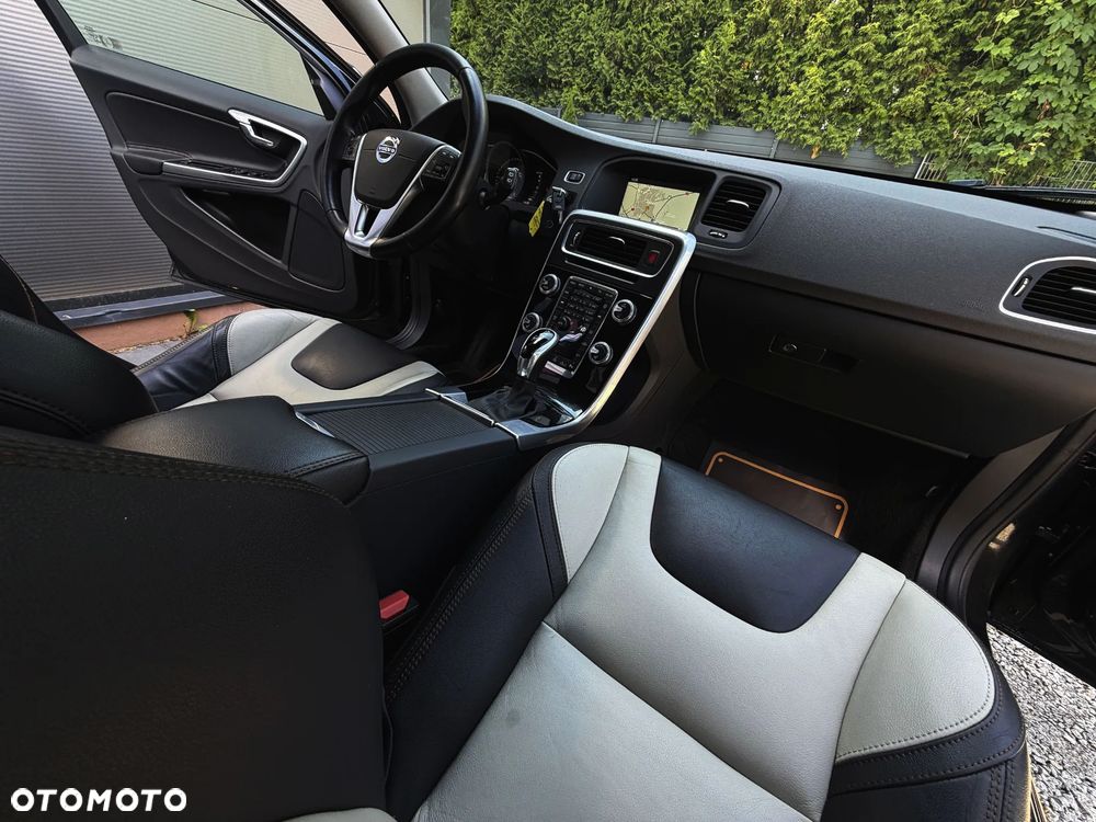 Volvo V60 Cross Country T5 Geartronic Summum - 15