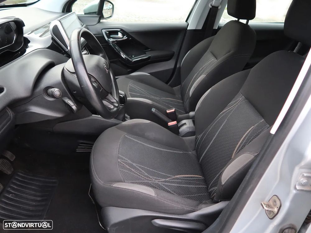 Peugeot 208 HDi 68 Access - 11