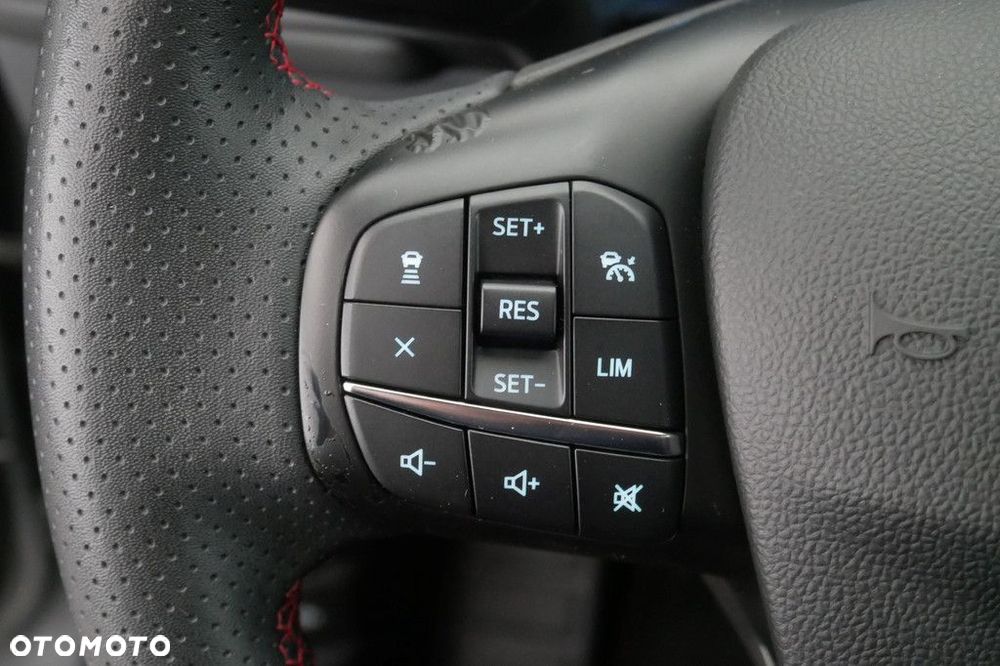 Ford Kuga - 32