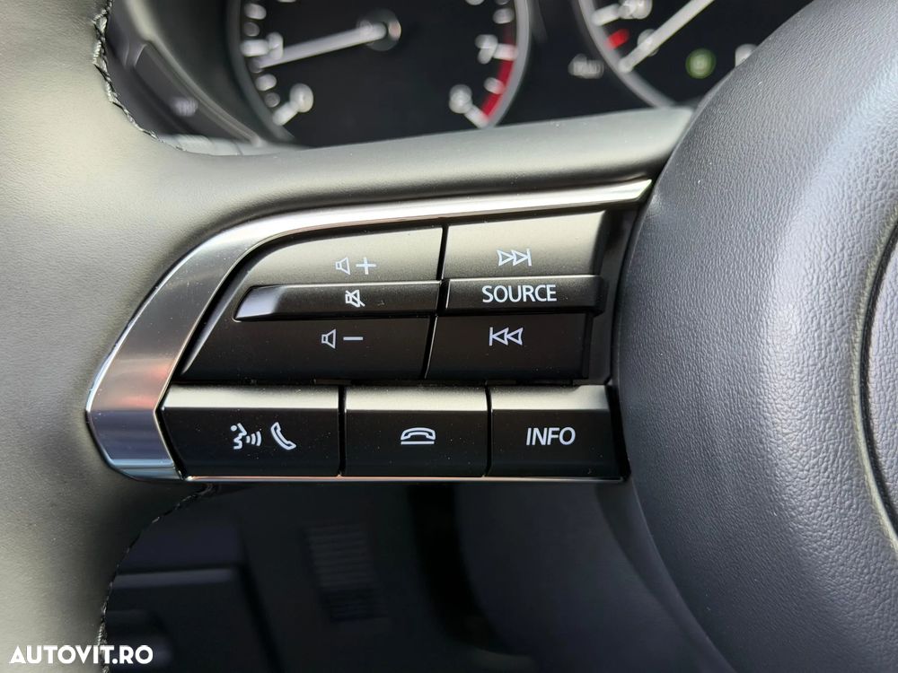 Mazda 3 e-Skyactiv X186 AT MHEV Center-Line - 16