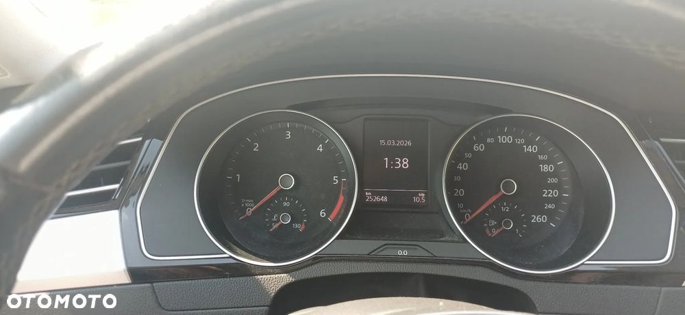 Volkswagen Passat 1.6 TDI SCR DSG Comfortline - 6