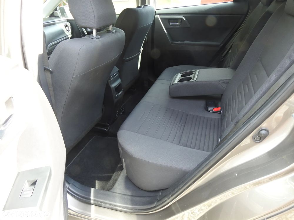 Toyota Auris 1.6 Premium - 10