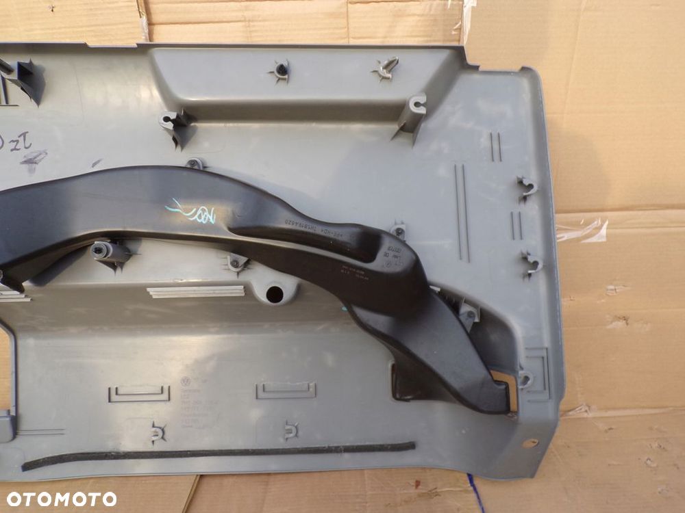 VW T5 PRAWY BOCZEK TYLNY BAGAŻNIKA 03- 7H1868716 C - 4