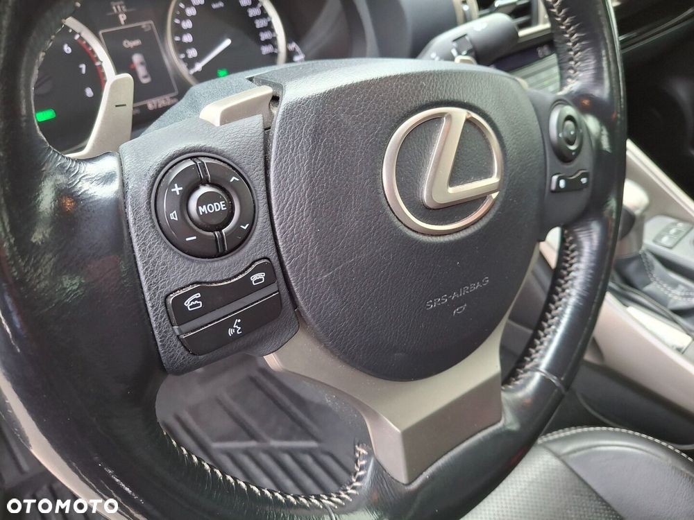 Lexus IS - 21