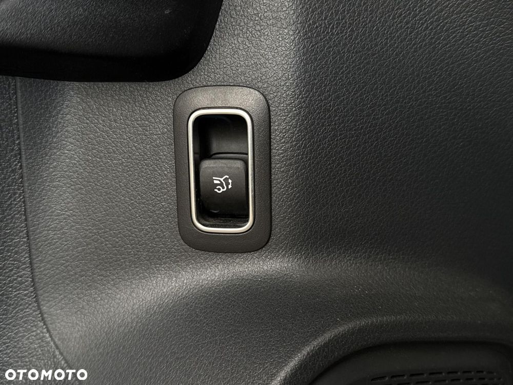 Mercedes-Benz GLB - 25