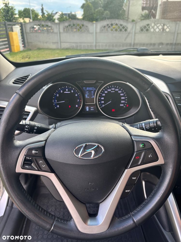 Hyundai Veloster - 14