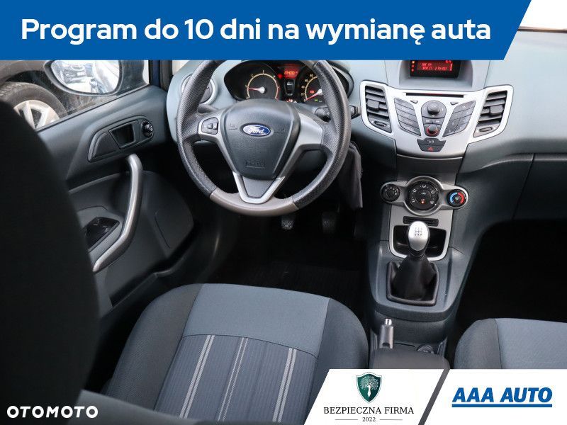 Ford Fiesta - 9